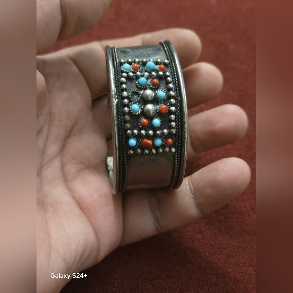 Silver Tone and Turquoise Beaded Bracelet